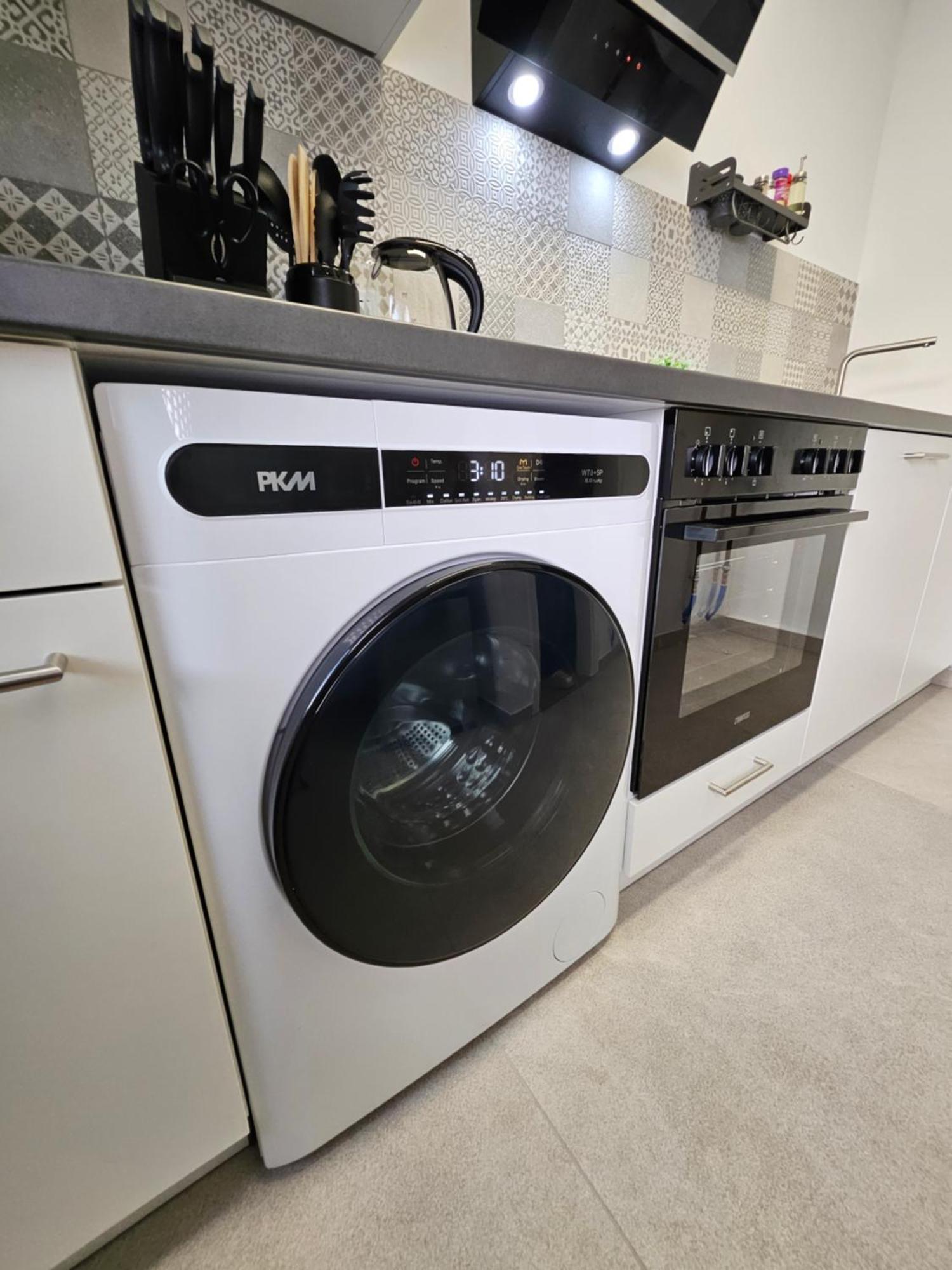 Modern Homes - Voll Ausgestatte Wohnung - Balkon - Hotelbetten - 4K Tv - Wlan Moers Exteriör bild