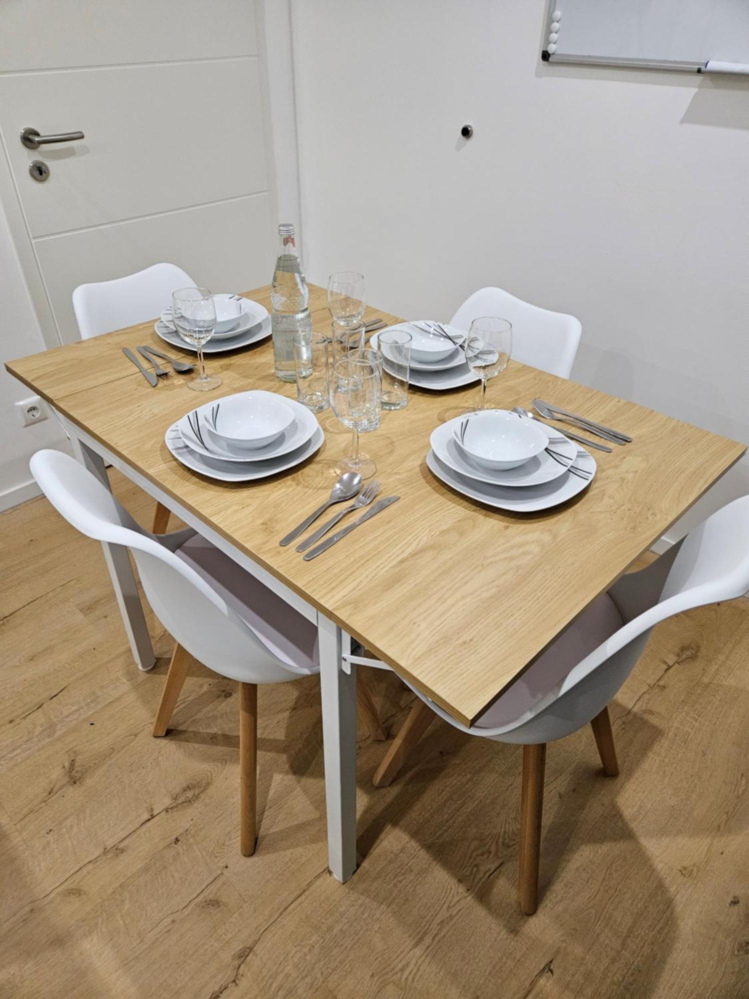Modern Homes - Voll Ausgestatte Wohnung - Balkon - Hotelbetten - 4K Tv - Wlan Moers Exteriör bild