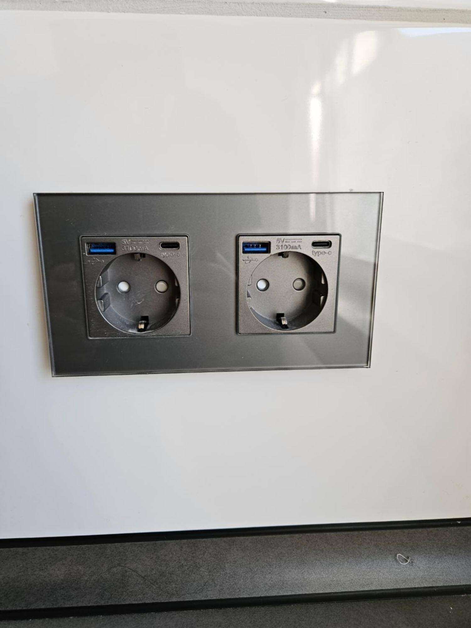 Modern Homes - Voll Ausgestatte Wohnung - Balkon - Hotelbetten - 4K Tv - Wlan Moers Exteriör bild
