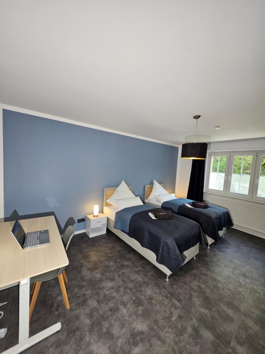 Modern Homes - Voll Ausgestatte Wohnung - Balkon - Hotelbetten - 4K Tv - Wlan Moers Exteriör bild